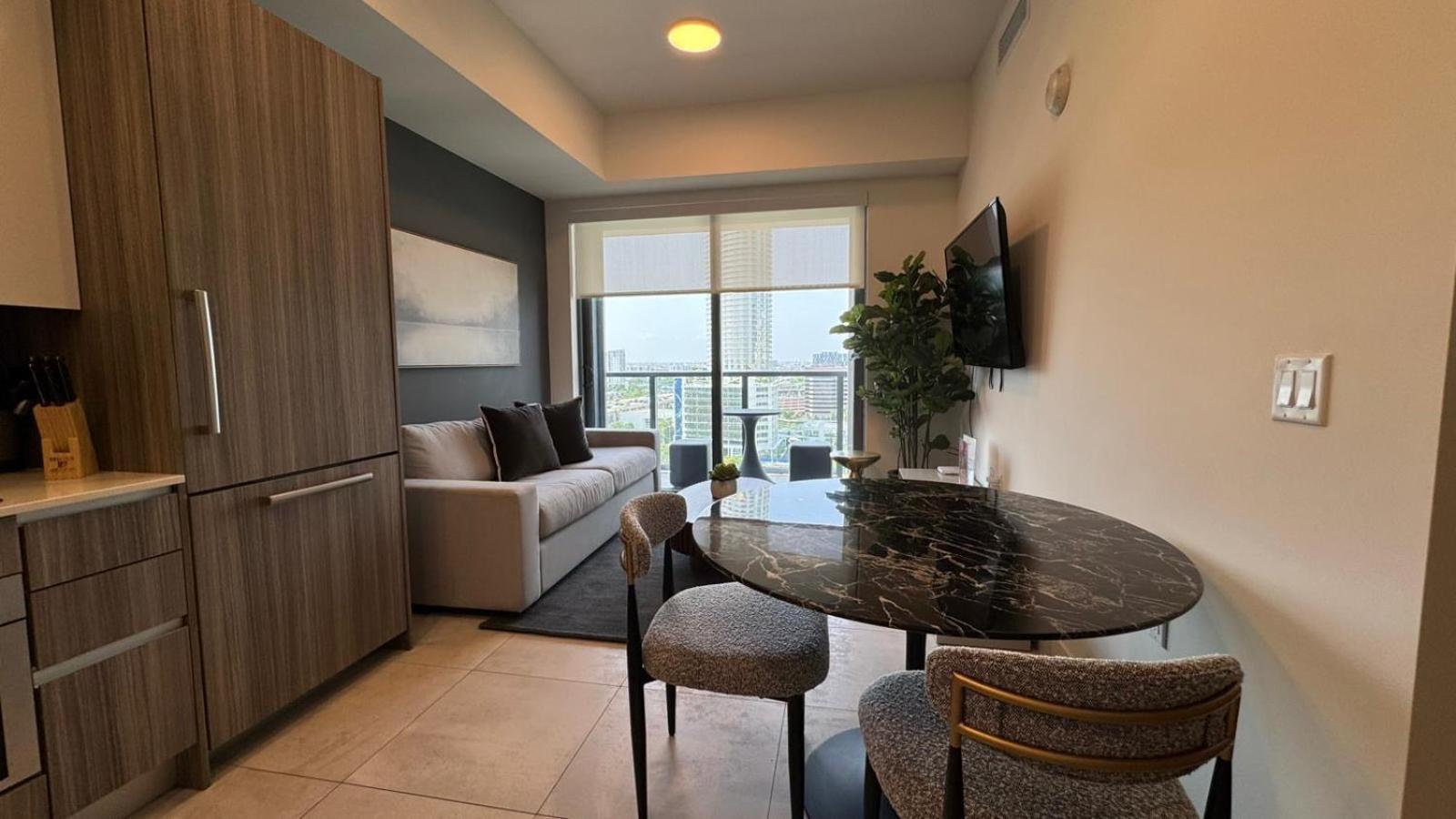 Smart Brickell Aparthotel